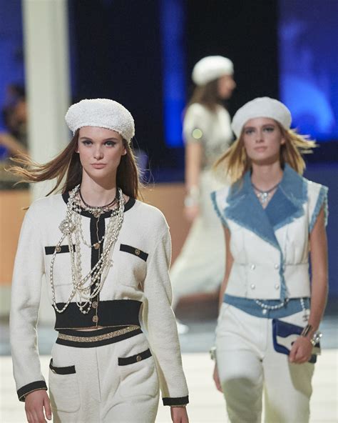 défilé croisière chanel|CHANEL.